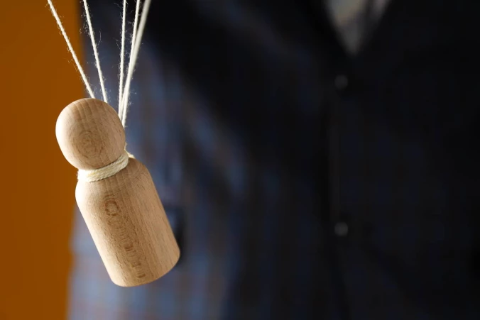 Kāpēc logotipa atslēgu piekariņš ir ideāla dāvana klientiem un sadarbības partneriem?