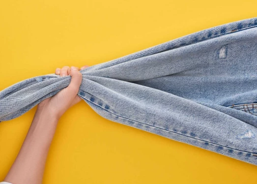 Labākie reklāmas apģērbu veidi dažādām nozarēm un gadījumiem