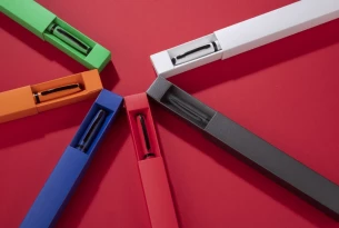 RIO lodīšu pildspalva korpusā - Sarkana