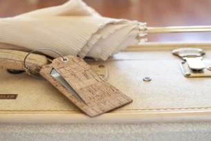 LATIDO čemodāna nozīmīte - Bēšs