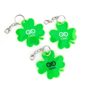 Atstarojošs atslēgu gredzens Clover